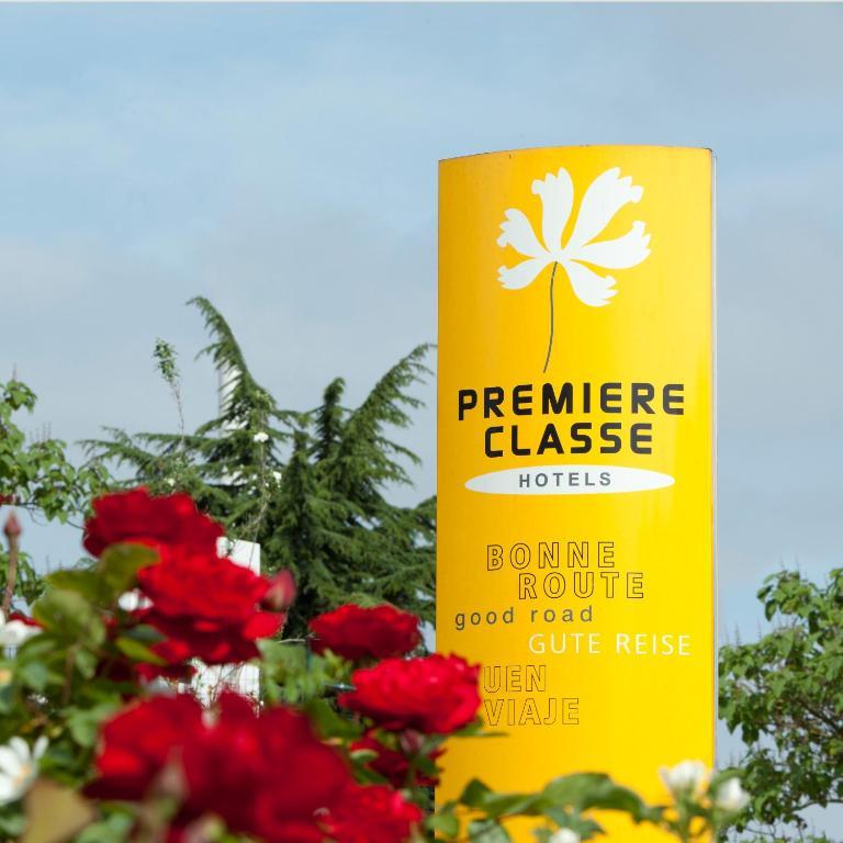 Premiere Classe Lyon Est Aeroport Saint Exupery Esterno foto